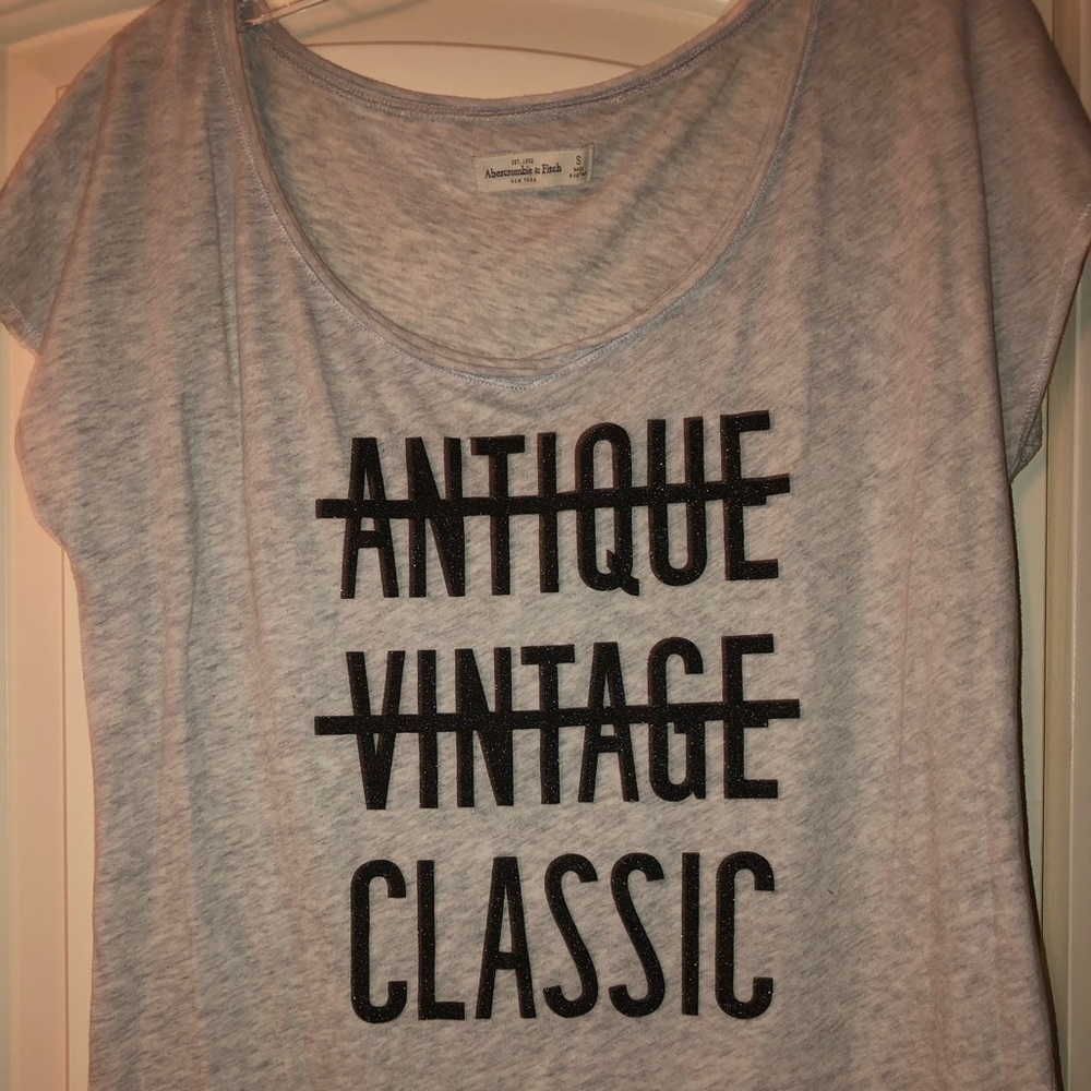 Abercrombie & Fitch short sleeved top!
